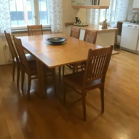 Artist By The Central Sq 100m2 3 Bedrooms 탐페레