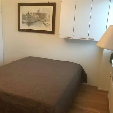 Artist By The Central Sq 100m2 3 Bedrooms 아파트 탐페레